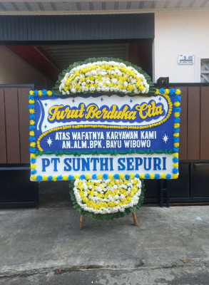 Papan Bunga Duka di Gumay Ulu
