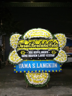 Papan Bunga Duka di Gumay Ulu